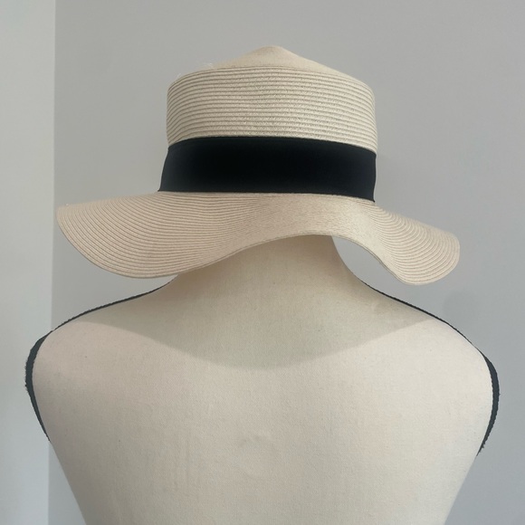 Wide-Brim Panama Hat - Picture 1 of 9